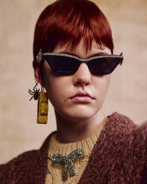 Stuart Vevers Instagram - @rachel.goff__ in look 1 #CoachWinter24 💌😊🧦🤩🕶️😙👛 swipe to see #behindthescenes

Images 1-3 📸: @vinceaung