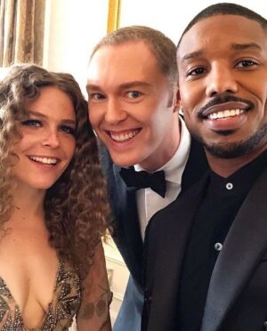 Stuart Vevers Instagram - 😎 💜 😍💫🤩💗 #selfieSunday Met Gala Throwbacks. See you tomorrow @metcostumeinstitute @metmuseum 😘 

PS: any guesses on who my guest is this year 👀👀?
