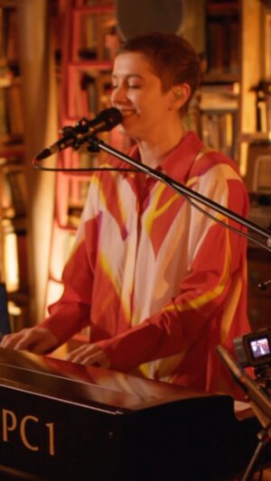 SuRie Instagram - 1 week ago, the live launch of Building A Woman. To everyone involved, everyone who’s listened to the new album and everyone joining me on tour, YOU are my sunshine already! 

The Right Yellow [LIVE] full vid: tinyurl.com/rightyellowlive