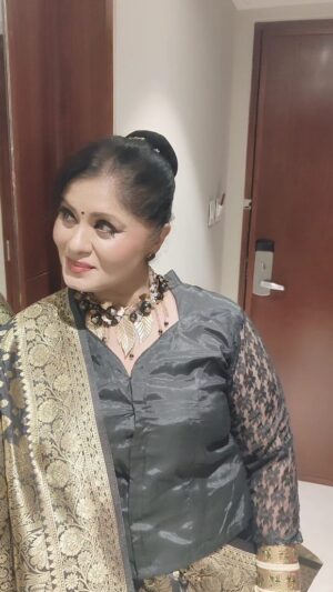 Sudha Chandran Instagram - Some sarees inspires u to give ur best....loved myself in this saree....woman in black.
.
.....@sudhaachandran 
.#viralreels #viralvideos #viral
#kinnarimehta#pinkvilla #dangaltv#bekaaboo#tellychakkar
#sudhaachandran #colorstv #colourtv #naagin6 #zee5 #zeetelugu #reelsgram #reelsvideo #balajitelefilms #teribaatonmeinaisauljhajiya #dance #tending #instagram #bollywood #reels #india# #comedy#enterr10#trendingreelsvideo#trendingreels #dancereels@vijay.lokhande.372