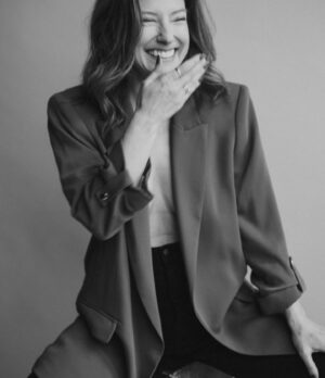 Sugar Lyn Beard Instagram - TOO BIG by @jacksondavisphoto