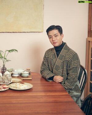 Suh Dong-hyun Instagram - _
한복진흥센터 정기간행물
<입고 싶은 우리 옷 한복 11호>가 발행되었습니다.
@hackr.official 
#2019한복청소년홍보대사
#한복진흥센터 
#우리옷
#입고싶은옷
#소년서동현
#소녀김수정