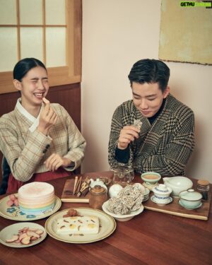 Suh Dong-hyun Instagram - _
한복진흥센터 정기간행물
<입고 싶은 우리 옷 한복 11호>가 발행되었습니다.
@hackr.official 
#2019한복청소년홍보대사
#한복진흥센터 
#우리옷
#입고싶은옷
#소년서동현
#소녀김수정