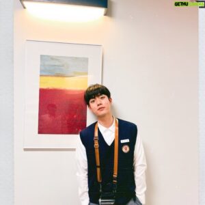 Suh Dong-hyun Instagram - 🌔우람이가 되었습니다🌖

#밤이되었습니다 #박우람 #서동현 @xplusu.series @uplus_mobiletv @netflixkr