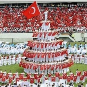 Süheyl Uygur Instagram - 19 Mayıs Atatürk'ü Anma Gençlik ve Spor Bayramımız Kutlu Olsun.🇹🇷🇹🇷🇹🇷
