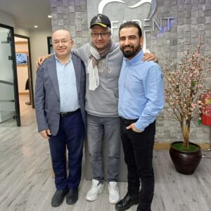Süheyl Uygur Instagram - Dişlerim emin eller de 🎭 
 #implant #implantoloji #vefadent #diştedavisi