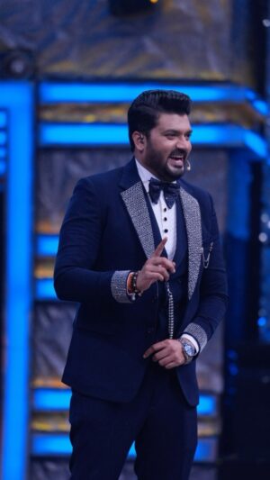 Sujan Lokesh Instagram - Try not to become a man of success, but rather become a man of value. #srujanlokesh #colorskannada #anubhandhaawards2023
