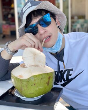 Sukrit Wisetkaew Instagram - ลูกพร้าวมาย?