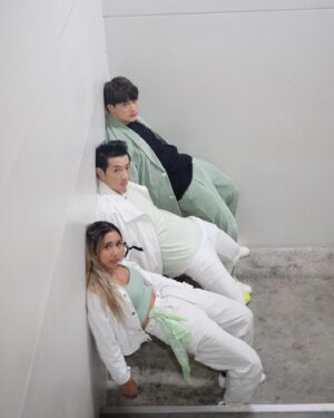 Sukrit Wisetkaew Instagram - รายการดาราพารวย :)
#ขอบคุณชุดหล่อจาก @leela.official 
#มาละวา
