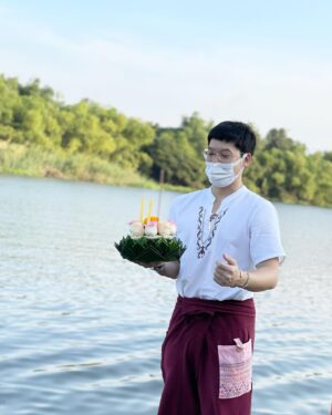 Sukrit Wisetkaew Instagram - ลอยทงฮะ ลอยทง 🌟💫🌛🌕🌙