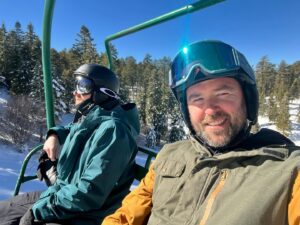 Sullivan Stapleton Instagram - California gotta love it! Two minute walk to the beach, two hour drive to the slopes! 2am wake up from an earthquake!😬😂 #LA #venice #bigbear #earthquake #goodtimes