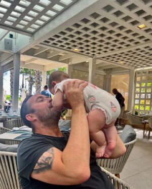 Sullivan Stapleton Instagram - Good times in PR! Family birthday celebrations for the matriarch! Finally getting to meet the newest and cutest addition! Dinner and coquito with mi hermano Rodriguez!👌🏼😋😘