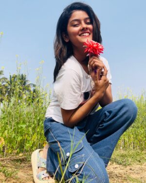 Suman Pattnaik Instagram - Yeh Nadaniyan😛🥰 

#nature 
#mothernature 
#instagram 
#picoftheday 
#instapic 
#instapost 
#sumanpattnaik