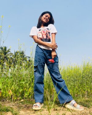 Suman Pattnaik Instagram - Yeh Nadaniyan😛🥰 

#nature 
#mothernature 
#instagram 
#picoftheday 
#instapic 
#instapost 
#sumanpattnaik