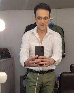 Sumeet Raghvan Instagram - #SuperfastComedyExpress 
#BTS
All geared up for 7th Feb.
@colorsmarathiofficial 
@aashishpathre