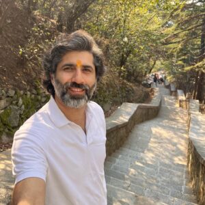 Sumit Kaul Instagram - What a divine experience it was visiting the #shankracharya temple by myself today.. as I sat with my eyes closed in the sadhana space it brought sense of calmness and joy within me.. until that point people were coming in, bowing in reference and leaving.. suddenly when I opened my eyes 25 minutes later, I noticed 8 others sitting in complete silence.. it was such a surreal experience.. a lady from New Zealand came to me later and thanked me for creating that space.. I stood stunned not understanding what just happened.. The powerful space was already there, no one else chose to sit and experience it.. 

I didn’t of course try to explain this to her but I realised how most of us just follow patterns set by others and don’t leave space to do things intuitively.. I felt an urge to just sit there and I did that not follow the precedent set by others before me (there was reasonable amount of space for around 17-18 people to sit) and broke the pattern.. it allowed some others to see that it was a possibility too and they came out feeling enriched because of the experience.. 

It was a reminder to me not to get caught up in following out of ignorance or fear and constantly work on allowing your intuition to guide..

#sumitkaul #meditate #meditation #shiva #shambho #omnamahshivaya #shivoham #kashmir #silence #calm #joy