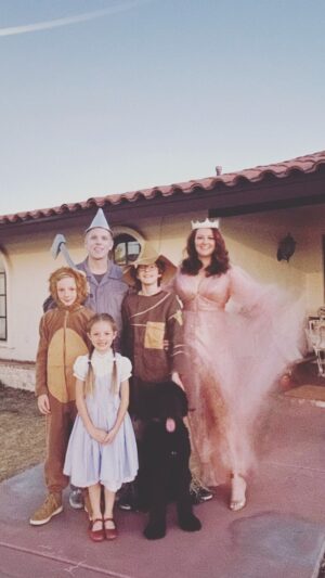 Summer Bellessa Instagram - This year’s Halloween costume! The last few years the boys have picked, so when Nova was set on being Dorothy, the brothers sweetly agreed. I’m just happy we got another year of family costumes. I never know which will be our last. 🥹😍🌈 #familycostumes #familycostume #bellessahalloween