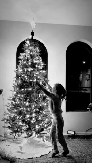 Summer Bellessa Instagram - Stressful, but magical Christmas. Our house is still halfway torn apart, but it was filled with love, family and friends. ❤️🌲❤️ #merrychristmas #christmastime #family