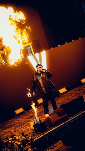 Summer Cem Instagram - STOP & GO TOUR VORVERKAUF JETZT ONLINE! SICHERT EUCH EUER TICKET   LIMITIERTES MEET & GREET. LINK IN BIO 🦂