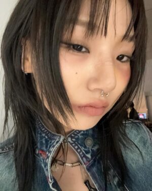 Sung Ji-yeon Instagram - 🪽🪽🪽