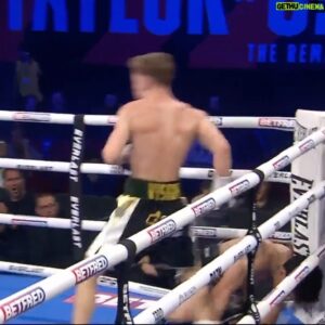 Sunny Edwards Instagram - 🧨 3 fights, 3 wins, 3 KOs 👏

@giorgiovisioli ends it in round four

#VisioliOdabai #TaylorCatterall2