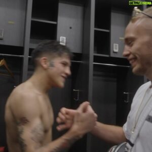 Sunny Edwards Instagram - 🤝 @sunnyedwards congratulates @210bam after his victory 😆

#EstradaBam #EdwardsCuriel

----------------------------------------------------
Follow @matchroomboxing for exclusive content 👊
----------------------------------------------------