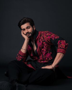 Sunny Kaushal Instagram - Baithe baithe kya karein, karna hai kuch kaam…