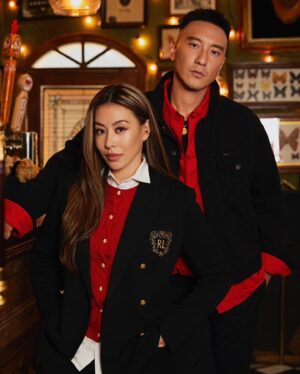 Sunny Wang Instagram - 過年是與家人團聚的日子
平常我們因為工作的關係
跟家人都在不同城市
還好我們很幸運可以過西式跟中式兩次年

這次穿的服裝是Polo Ralph Lauren 推出的 Lunar New Year 系列 
中西文化合併的設計
搭配過年最適合的黑紅配色
你們喜歡嗎 底下留言告訴我

@poloralphlauren 
#poloralphlauren #PoloLNY
