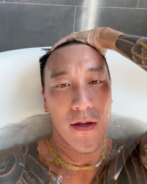 Sunny Wang Instagram - 終於復活了🙏🏼 連續三天真的太硬 🤣 週末愉快 ❤️ 我需要養生了💪🏼

Birthday week photo dump. Celebrating and drinking 3 days in a row… I have to admit, that wasn’t easy 🤣 Time@to get healthy now lol…Have a good weekend everyone! I’m