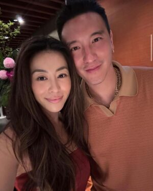 Sunny Wang Instagram - Happy Birthday @dizzydizzo ❤️‍🔥 We miss you and love you! 我們很想你 愛你 生日快樂 🫘
第二張 你在抓我胸肌嗎? Second pic, she’s def grabbing my pecs! 🤣