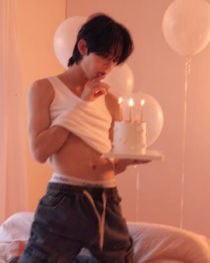 Supamongkon Wongwisut Instagram - Let’s make to night my birthday 🎂
#HappyJamesSuDay2024