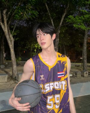 Supamongkon Wongwisut Instagram - ขาดห่วงพอดีเลย ⛹🏻‍♂️