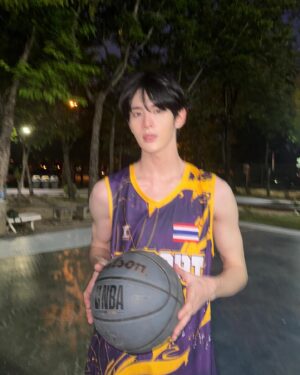 Supamongkon Wongwisut Instagram - ขาดห่วงพอดีเลย ⛹🏻‍♂️