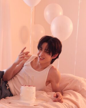 Supamongkon Wongwisut Instagram - Let’s make to night my birthday 🎂
#HappyJamesSuDay2024