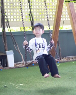 Supasit Chinvinijkul Instagram - 3 ขวบและน้า
ขอบคุณที่มาเป็นความสดใส
ขอบคุณที่ทำให้โตขึ้นไปพร้อมกัน
#โตพร้อมลูก 
❤️❤️❤️