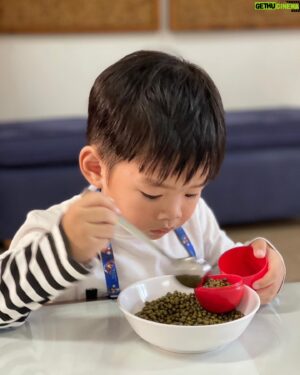 Supasit Chinvinijkul Instagram - 3 ขวบและน้า
ขอบคุณที่มาเป็นความสดใส
ขอบคุณที่ทำให้โตขึ้นไปพร้อมกัน
#โตพร้อมลูก 
❤️❤️❤️