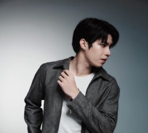 Suphadach Wilairat Instagram - 🐶📸🖤 #bosstonsuphadach  #กีต้าร์ของบอสตั้น