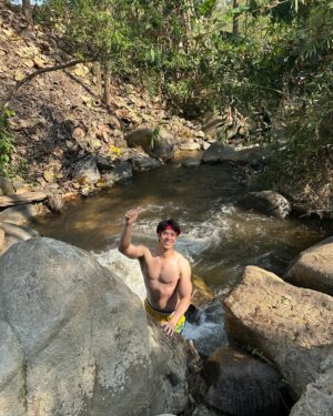 Suphadach Wilairat Instagram - Bosston🤪=Nature⛰️💦🏕️ #bosstonsuphadach  #กีต้าร์ของบอสตั้น