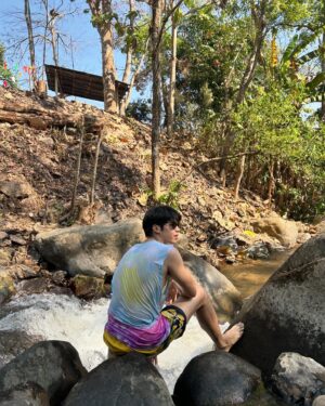 Suphadach Wilairat Instagram - Bosston🤪=Nature⛰️💦🏕️ #bosstonsuphadach  #กีต้าร์ของบอสตั้น