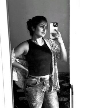 Suphy Maria Instagram - 🖤

#blackandwhite #swag #ootd #mirrorselfie #explore