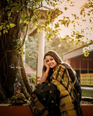 Suphy Maria Instagram - പ്രിയഗ്രാമകന്യ കണ്ടുണർന്നുവോ!🌼

📸 : @nikhilmagiclens 😍

#vishu #vishufestival #templevibes #kerala #saree #krishna #instagram #fyp #explore #traditional