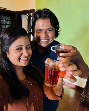 Suphy Maria Instagram - Jab we met again!❤️🎬

#adshoot #selfie #location #dearpeople #kochi #locationstill #adfilm #favourite #marimayam #wifeisbeautiful
