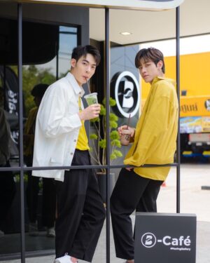 Suppacheep Chanapai Instagram - ขอแนะนำ B-Cafe @bcafe_official ร้านกาแฟใหม่ ย่านนวมินทร์ กาแฟดี เค้กอร่อย แฮปปี้มาก ภาพมันฟ้องนะครับ ฮ่าๆๆ

โปรฯ พิเศษเปิดร้าน 1-3 เมษายนนี้ 
ฉลองเปิดร้านใหม่! “ซื้อ 1 แถม 1” ไม่อั้น!
🖤 เฉพาะเครื่องดื่ม ยกเว้น Signature
🖤 แก้วฟรีเปลี่ยนเป็น Plain Croissant ได้

📍พิกัด : ตั้งอยู่ใน บี-ควิก สาขานวมินทร์ 
(ติดกับ รพ.พญาไท ข้างโลตัส สุขาภิบาล 1) 
🥞 แผนที่ : https://g.co/kgs/i9m5ss
🧇 โทร : 063-078-3431 
🥐 เปิดบริการทุกวัน 07:00 - 19:00น
🥨 IG : @bcafe_official

#BCafe #TopUpCaffeine #RacingGalleryCafe #คาเฟ่นวมินทร์
#THETUXEDOสูทรักนักออกแบบ
#แชปกรีน