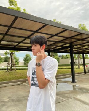Suppacheep Chanapai Instagram - จะให้ลบเธอออกจากสมองไ้ด้ไง เธอไม่เคยอยู่ อย่ามั่น 🤭
#sevenfriday