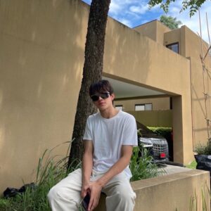 Suppacheep Chanapai Instagram - ไม่ค่อยชอบคนถ่ายรูปสวย 
อยากให้คนสวยถ่ายรูปให้มากกว่า 🫠