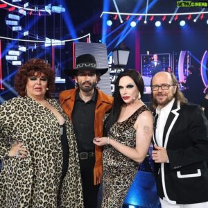 Supremme de Luxe Instagram - Muchísimas gracias por todo el cariño que estamos recibiendo @paca_la_pirana y yo por esta actuación en @tucaramesuena. Estamos muy felices ❤️❤️❤️

Mi caracterización estuvo a cargo de @neill.losada que consiguió un parecido que ni yo esperaba, y del pelo se encargó @cristina.caparrospedrosa.

Las fotos son de @joseirun_fotografia