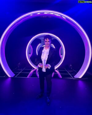 Supremme de Luxe Instagram - Última ronda de fotos del tercer programa de @tucaramesuena 
Esta noche podéis ver un nuevo programa en el que me ha tocado imitar a Xuxa, ¡no os hacéis una idea de lo que me divertí con esta imitación! 

Para subir al clonador esta semana llevé un vestido de volantes vaqueros de @_modistilla