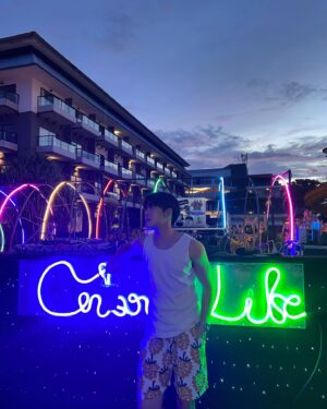 Surawit Ruangyod Instagram - 𝐏𝐫𝐢𝐝𝐞 𝐌𝐨𝐨𝐧 𝐏𝐚𝐫𝐭𝐲 𝐎𝐧 𝐓𝐡𝐞 𝐁𝐞𝐚𝐜𝐡 𝟐𝟎𝟐𝟒 🌈  @centaralifechaamhuahin 
#PrideMonth  #CCHPrideMoonParty2024 #CentaraLifeChaam #Petfriendly
#เซ็นทาราไลฟ์ชะอำ #Chaam #HuaHin