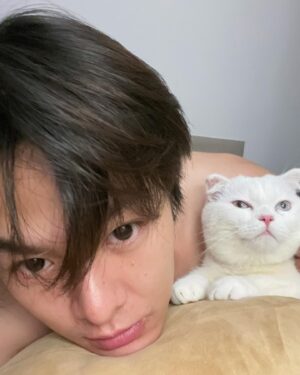 Surawit Ruangyod Instagram - ให้ฉันเป็นแมวตัวโปรดของเทอ 🐒