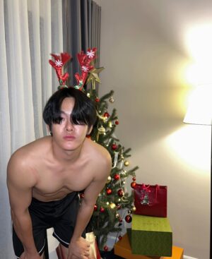Surawit Ruangyod Instagram - รับสมัครซานต้าหลายตำแหน่ง! 🎅🏻🎄